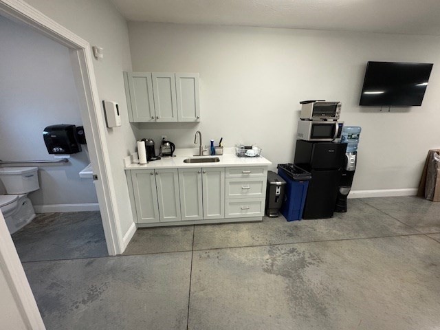 685 South Property Photo 14