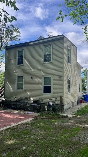 145 Quincy St Property Photo 3