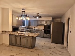 186 Spring St Property Photo 15