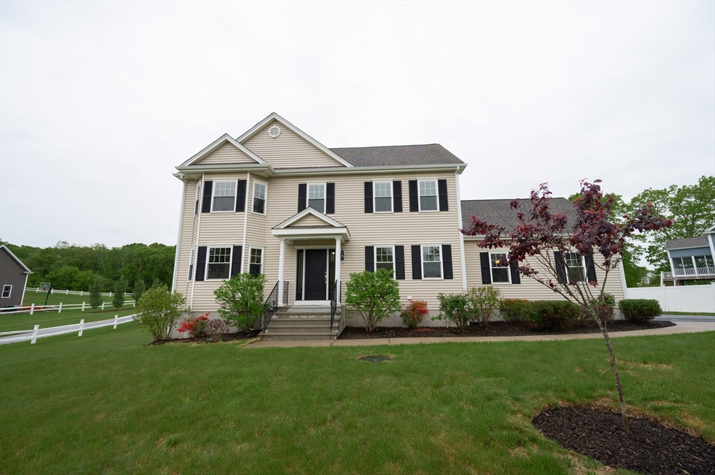 7 Willow Brook Lane Property Photo 1