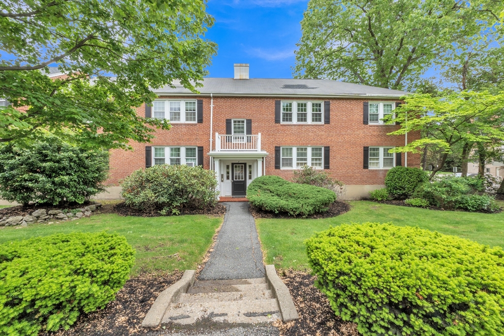 7 Hammond Pond Pkwy # 1 Property Photo 1