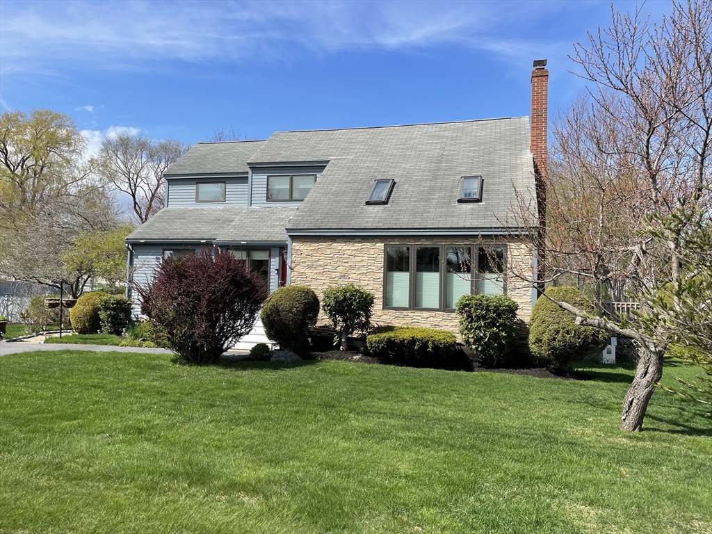 16 Howard Ave