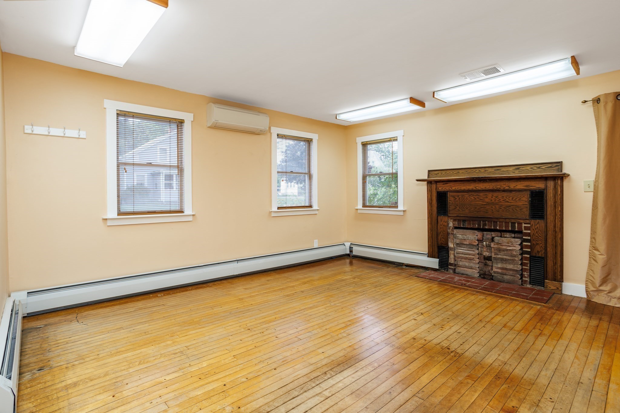 18 Main St Property Photo 7