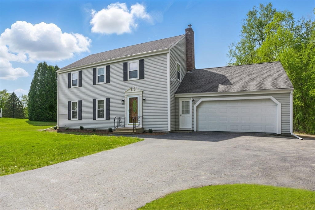 118 Oakham Rd Property Photo 1