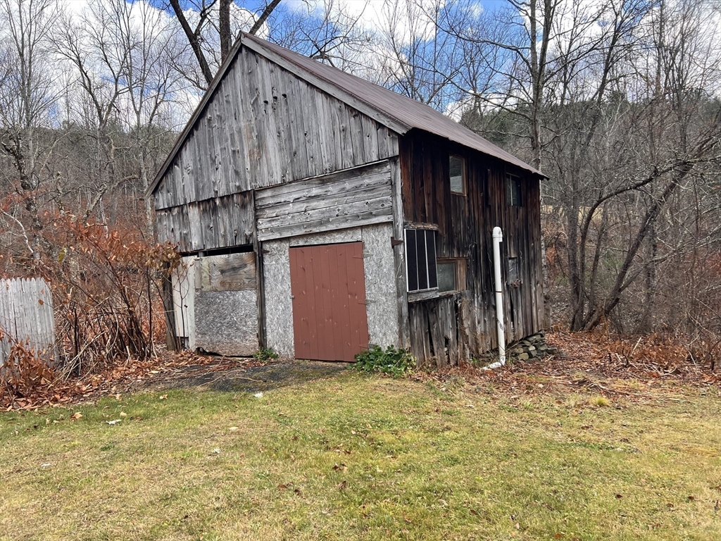79 Berkshire Trail Property Photo 11