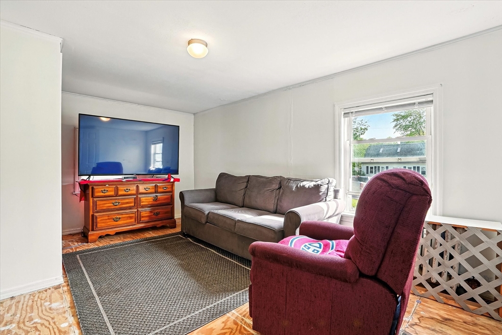 22 Douglas Ave Property Photo 6