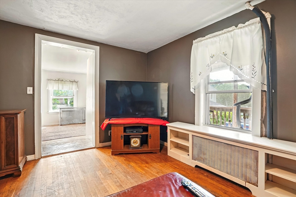 22 Douglas Ave Property Photo 9