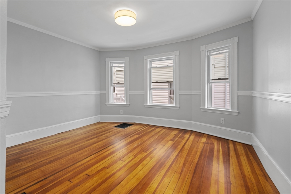 7-9 Meridian Pkwy Property Photo 9