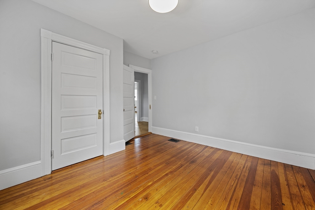 7-9 Meridian Pkwy Property Photo 12