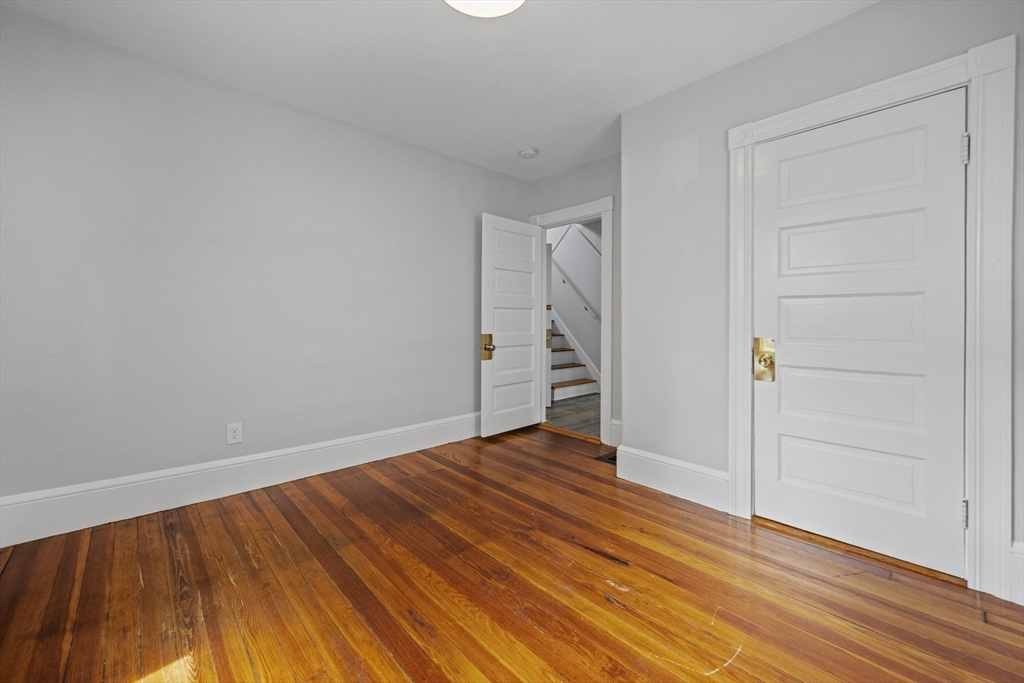 7-9 Meridian Pkwy Property Photo 14