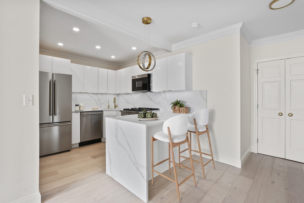 85 E India Row # 36D Property Photo 1