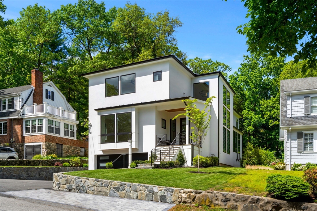 17 Prospect Hill Rd Property Photo 1