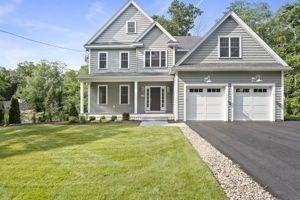 220 Mill St Property Photo 1