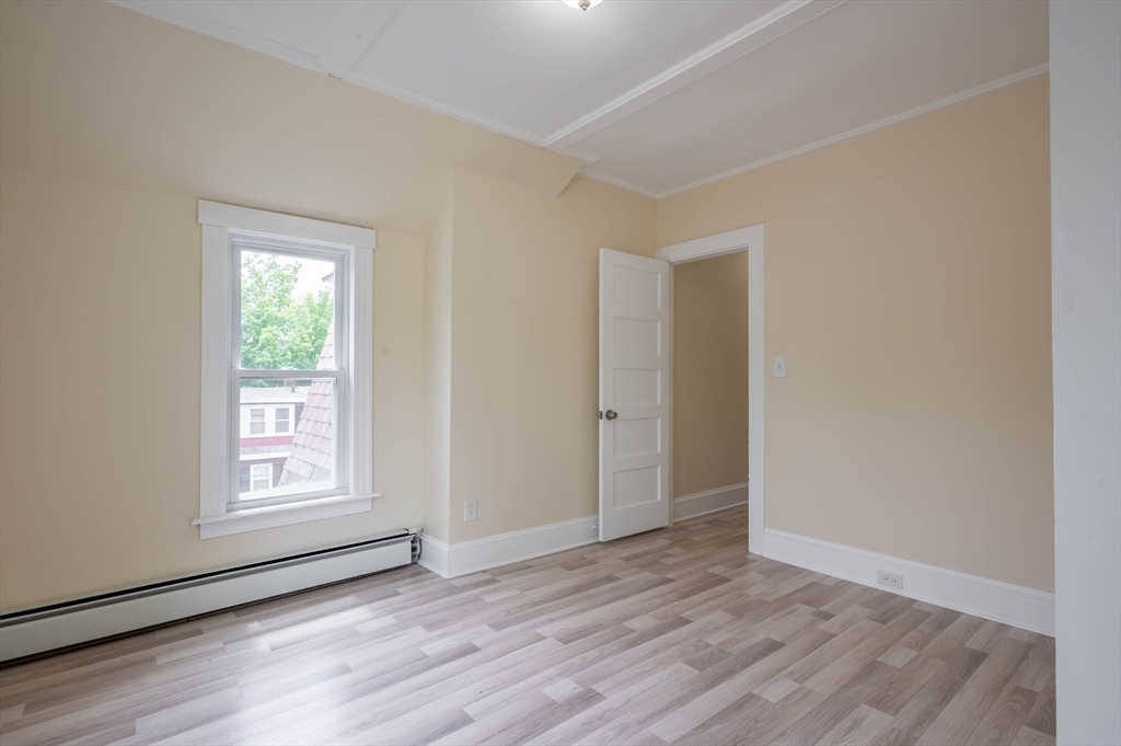 1146 Main Property Photo 10