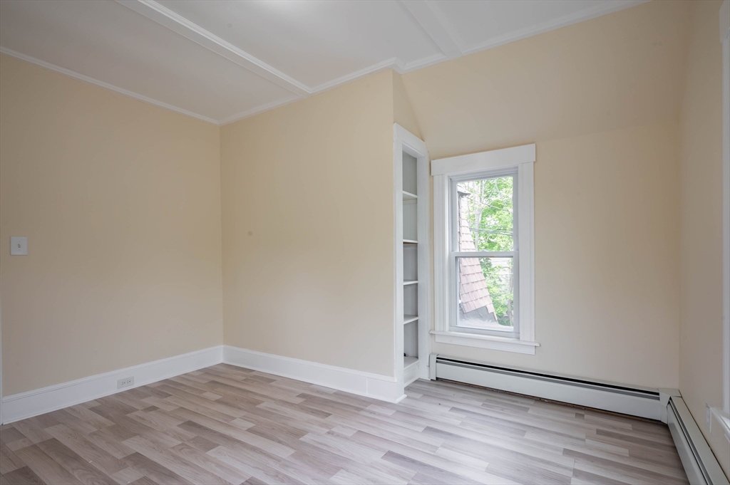 1146 Main Property Photo 11