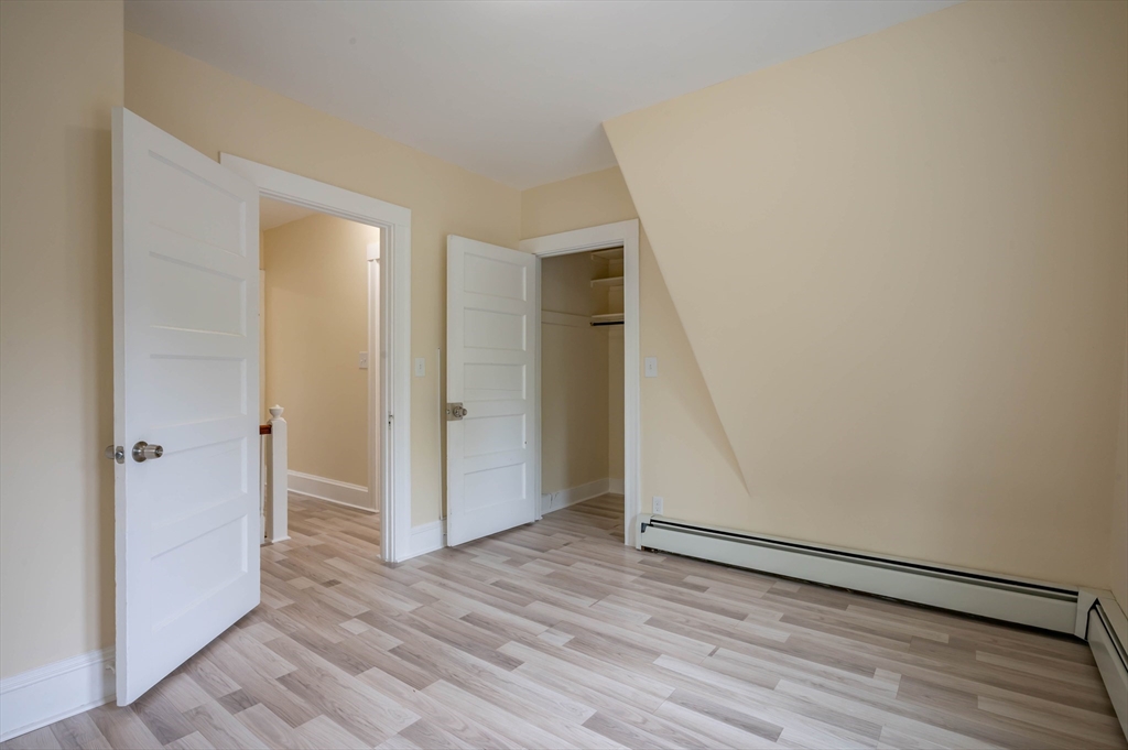 1146 Main Property Photo 16