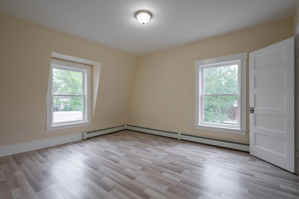 1146 Main Property Photo 20