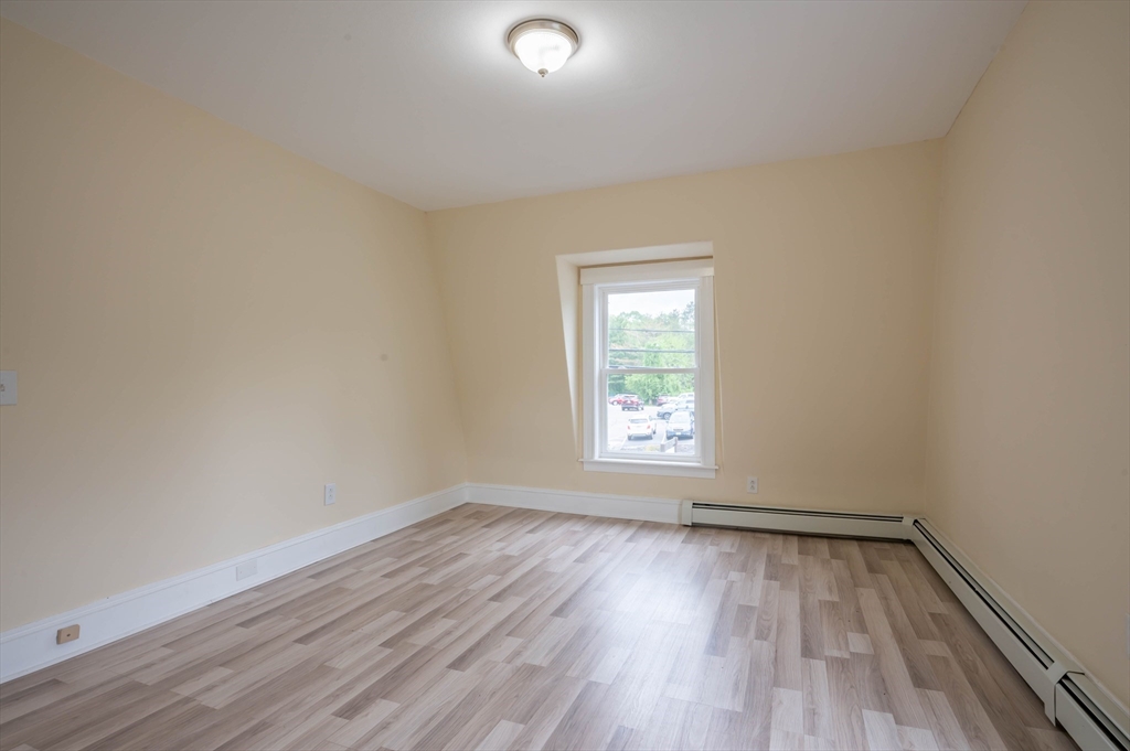 1146 Main Property Photo 23