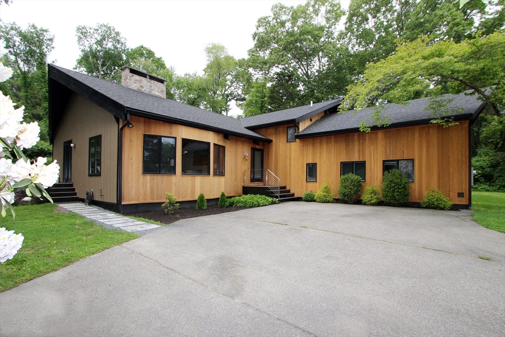 9 Heritage Hill Drive Property Photo 1