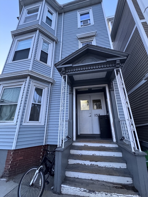 132 Chelsea St Property Photo 8