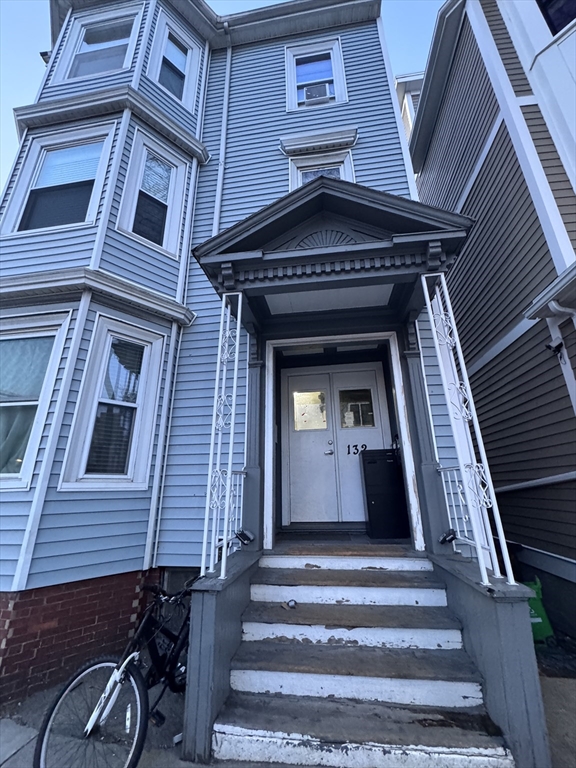 132 Chelsea St Property Photo 11