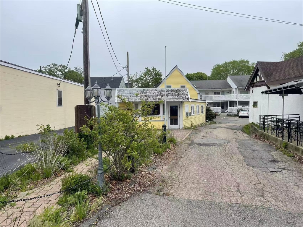 517 Main St Property Photo 4