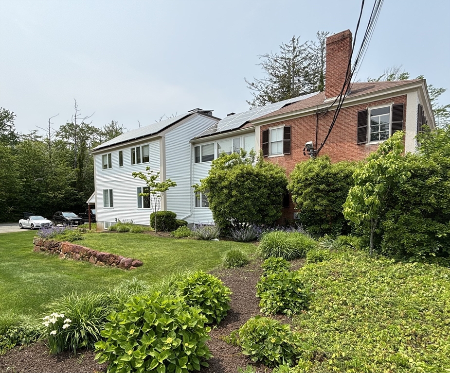 2048 Washington Street Property Photo 3