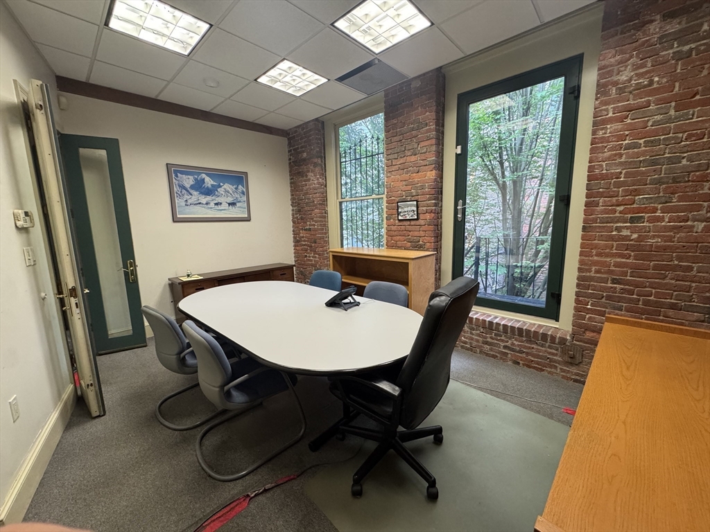 500 Commercial St Property Photo 1