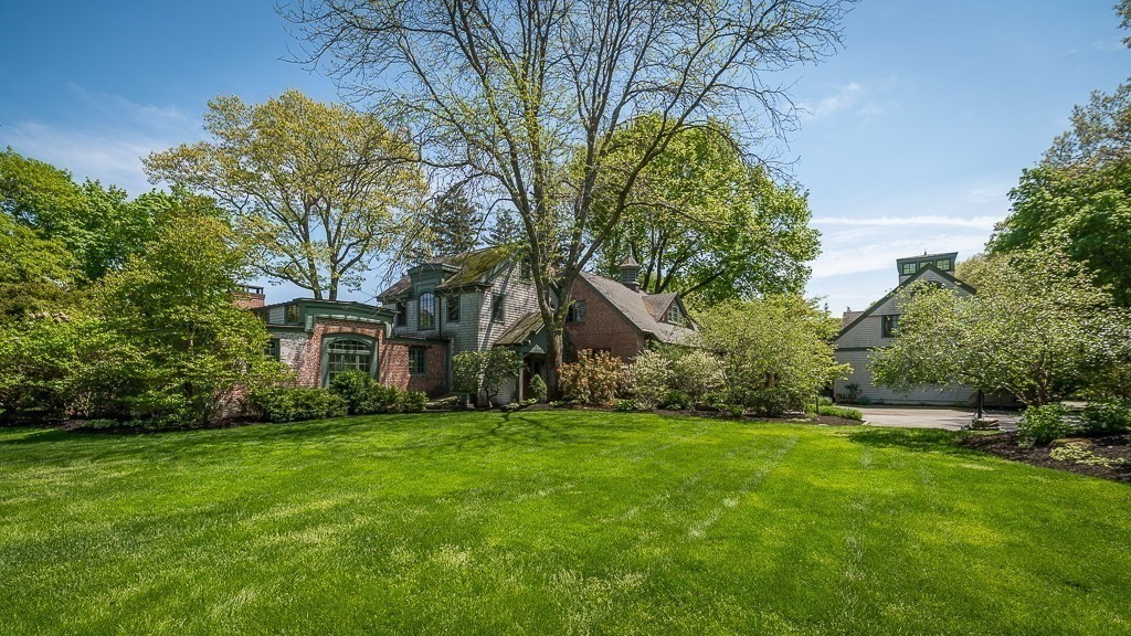 99 Essex Street Property Photo 2