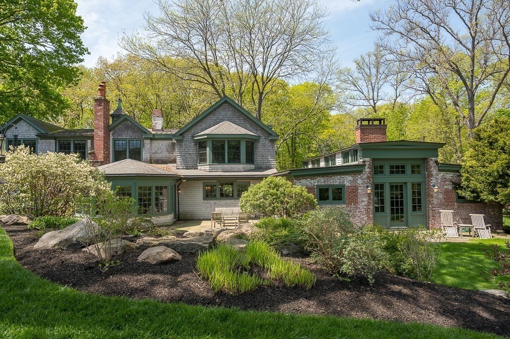 99 Essex Street Property Photo 3