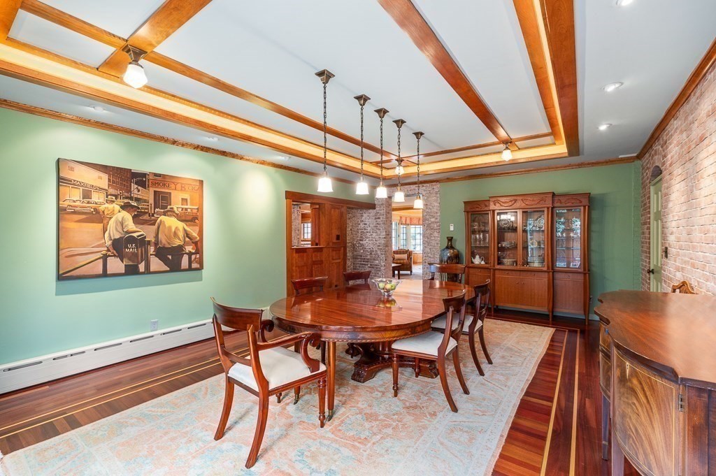 99 Essex Street Property Photo 18