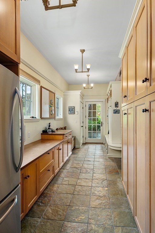99 Essex Street Property Photo 20