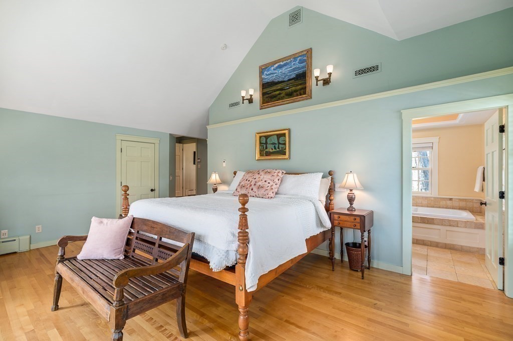 99 Essex Street Property Photo 23