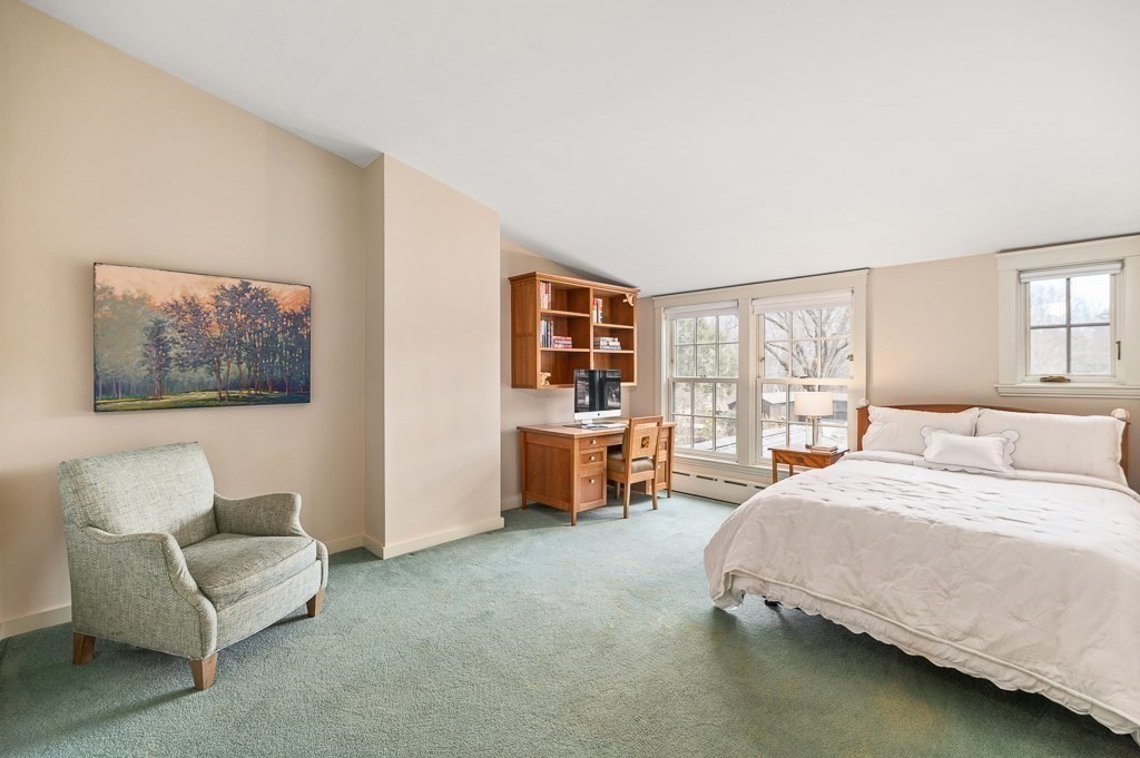 99 Essex Street Property Photo 24