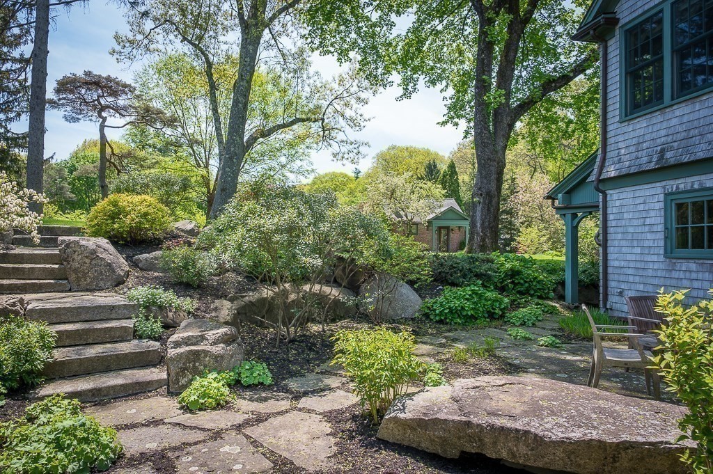 99 Essex Street Property Photo 36
