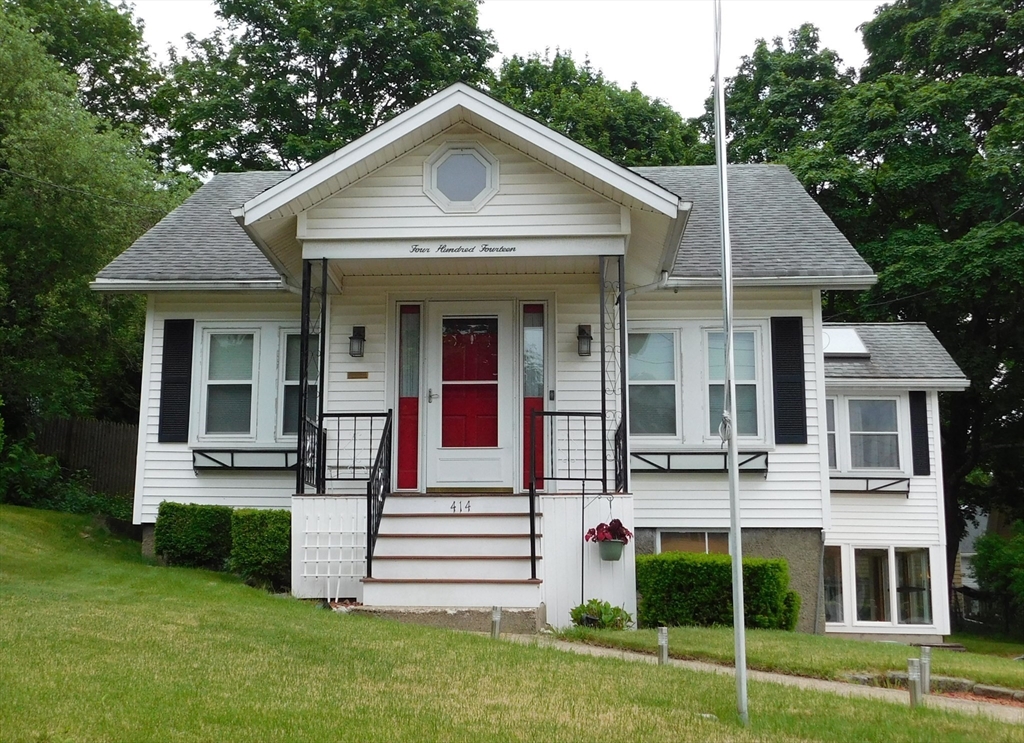 414 Cedar St Property Photo 1