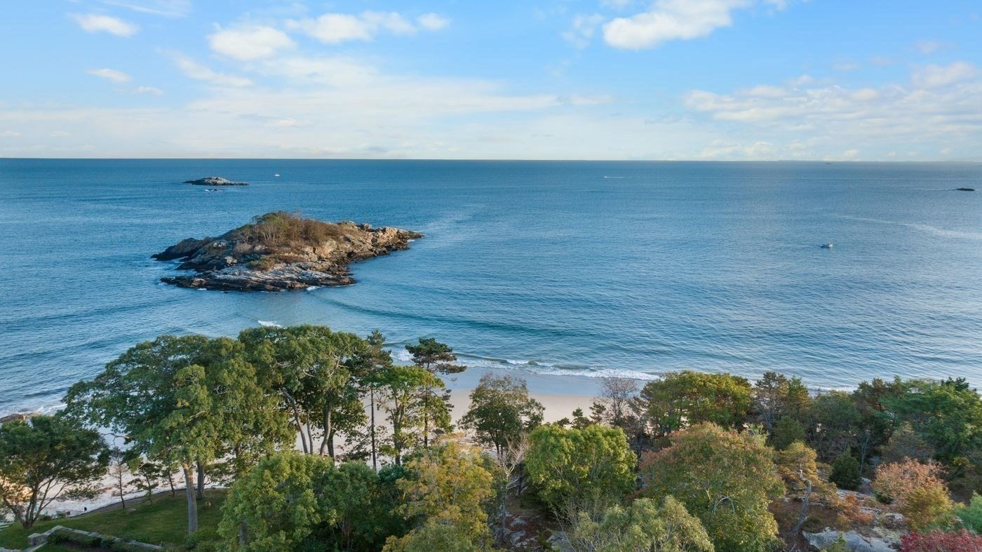 239 Summer Property Photo 11