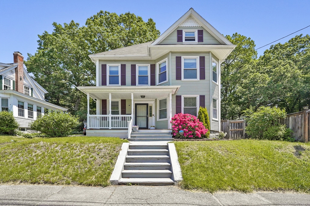 250 Wentworth Avenue Property Photo 1