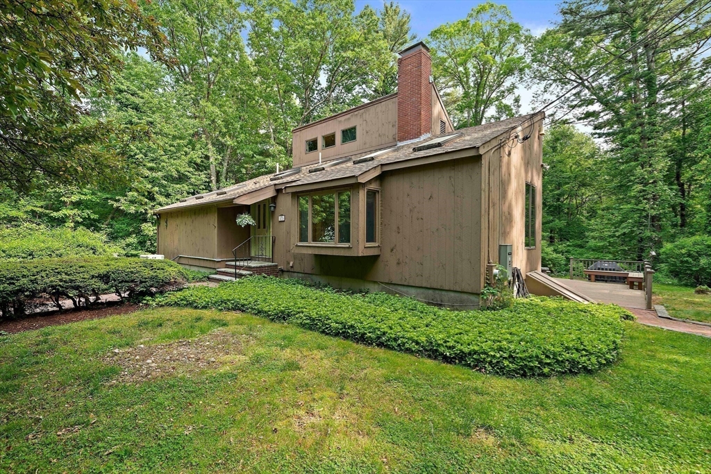 575 1st Parish Rd Property Photo 1