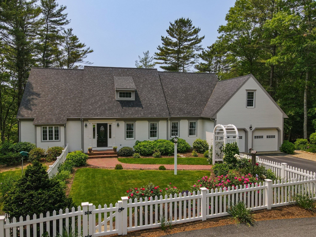 4 Canterbury Lane Property Photo 1