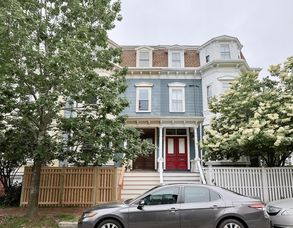 33 Inman St # 1b Property Photo 1