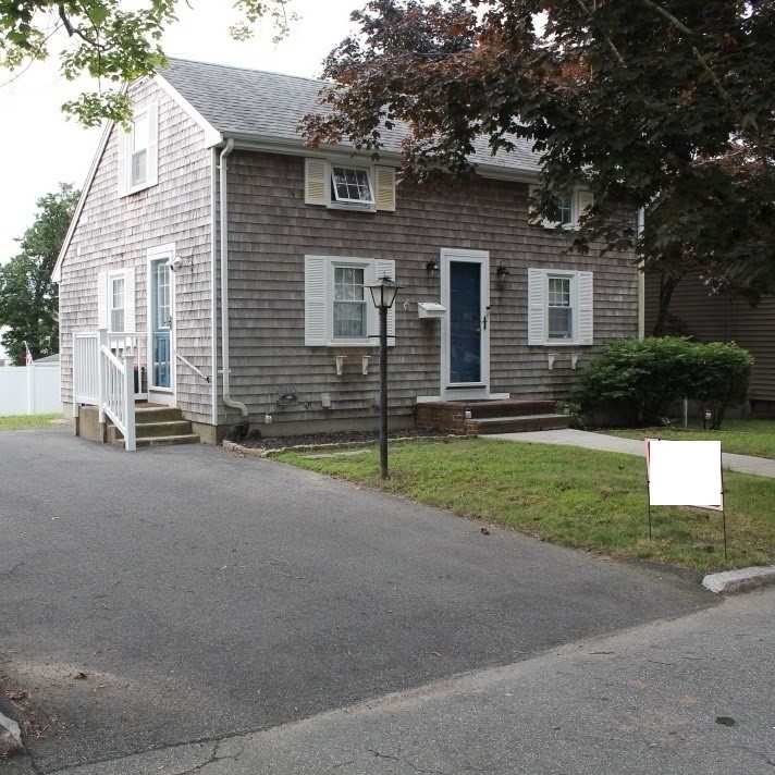 1024 Marion St Property Photo 1