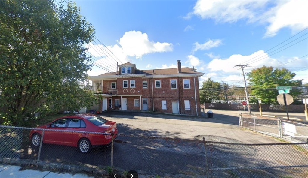 259 Copeland St Property Photo 4