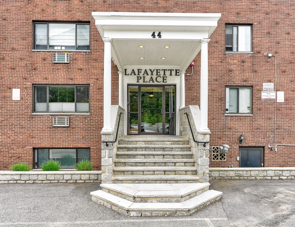44 Lafayette Ave # 507 Property Photo 1