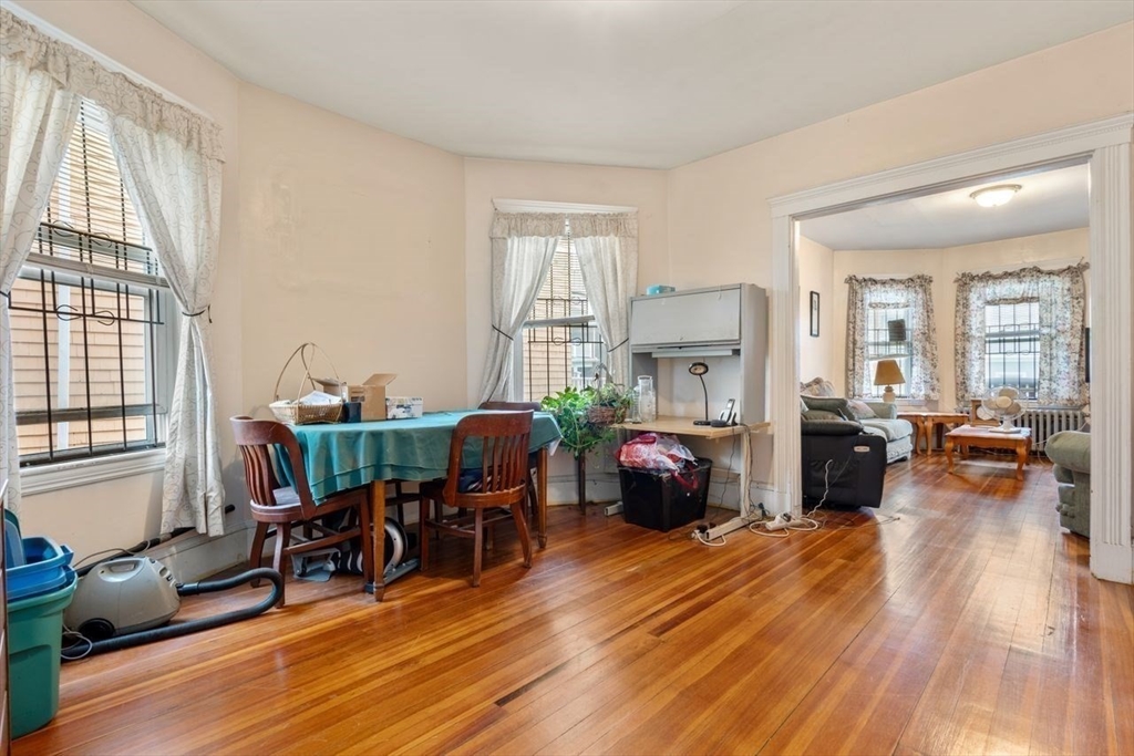 15 Nightingale St Property Photo 4