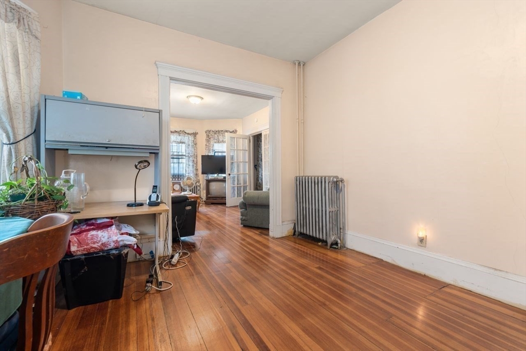 15 Nightingale St Property Photo 5