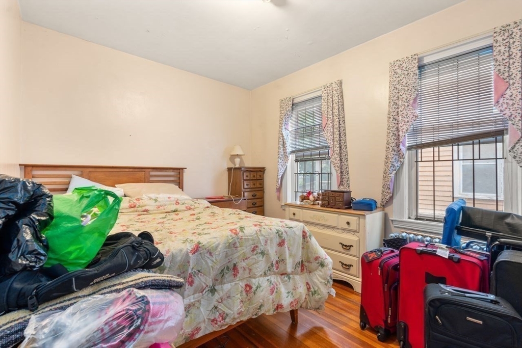 15 Nightingale St Property Photo 7
