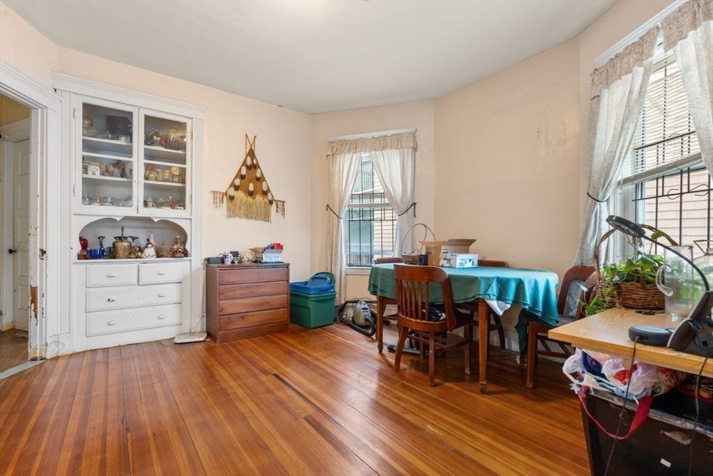 15 Nightingale St Property Photo 8