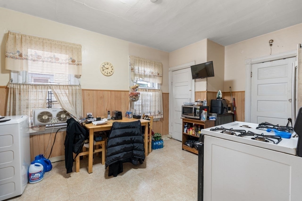 15 Nightingale St Property Photo 12