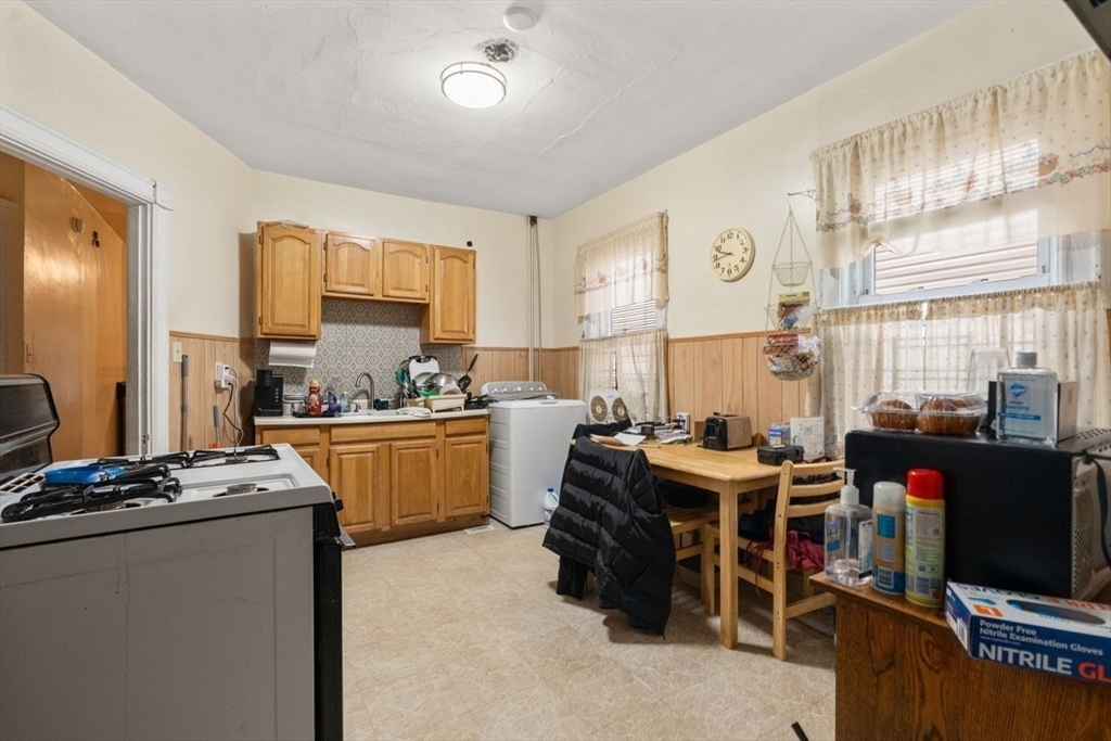 15 Nightingale St Property Photo 14
